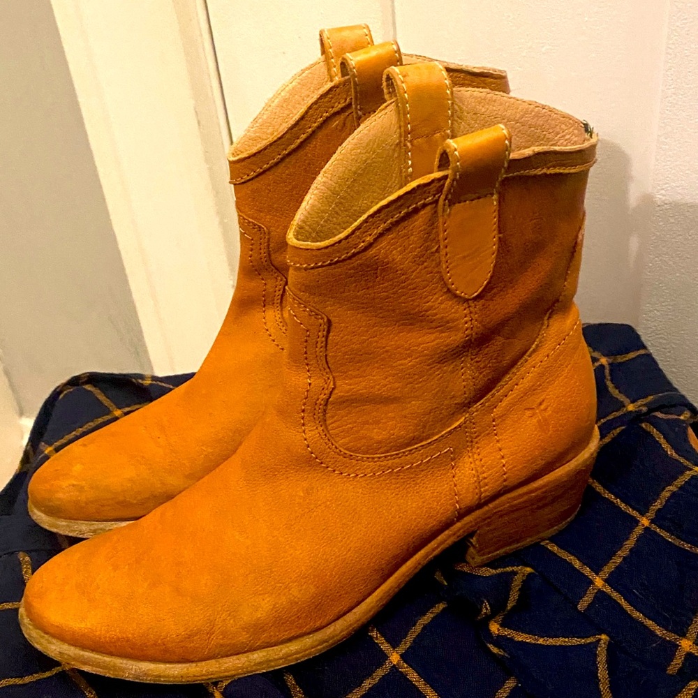 Frye Carson Short shortie boots 9